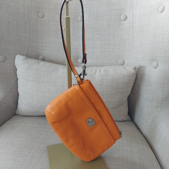 Coach Park Wristlet - Picture 6 of 6